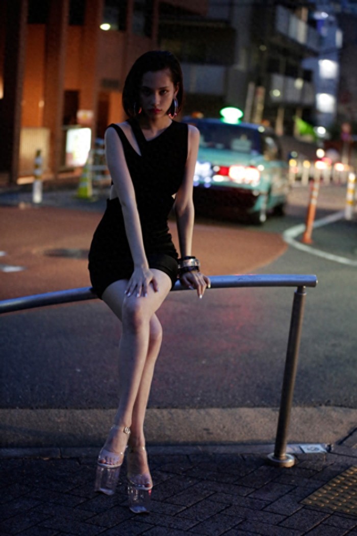 赵薇新电影《没有别的爱》女主角“水原希子”近照