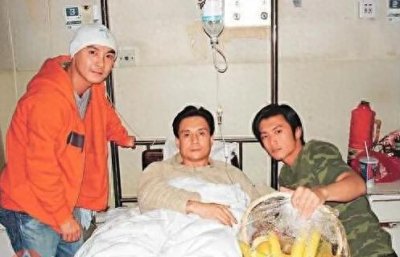 ​向杨洁索要天价片酬，被谢霆锋张卫健联手殴打，王伯昭做错了什么