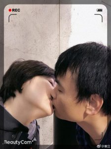 ​袁立再婚，嫁给小11岁的男朋友，为何圈内无人祝福？