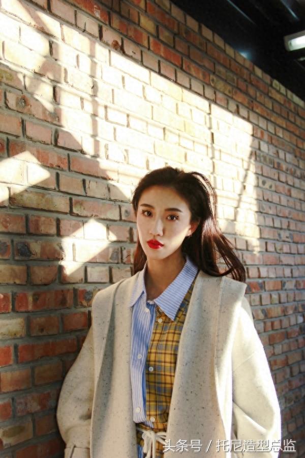 朱庭辰受邀中国国际时装周看秀 率性酷美夺人眼球