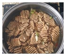 大厨：教你自制五香豆腐串，步骤简单，看一眼就会