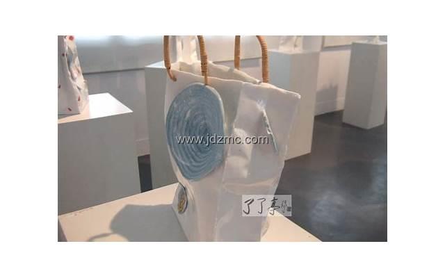 前任有了新女友还来找我