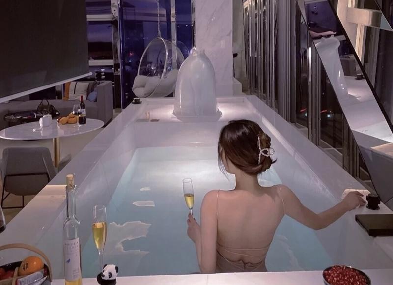 混血女儿小美（刘烨女儿整容式长大）