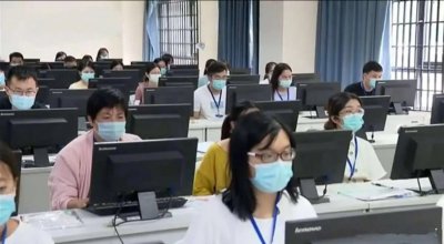 ​高考满分作文的字体有多好看？阅卷老师看了不忍心扣分：太优秀