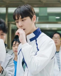 ​《背着善宰跑》李哲宇因Burning Sun纪录片受牵连！再