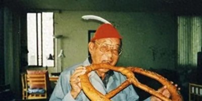 ​张学良90岁重获自由，他立即飞往美国看望蒋士云，一共住了三个月