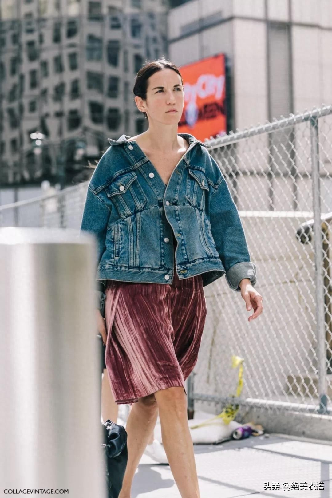 今秋的”丝绒裙“太高级，想要优雅大方不老气，秋冬就得这么穿