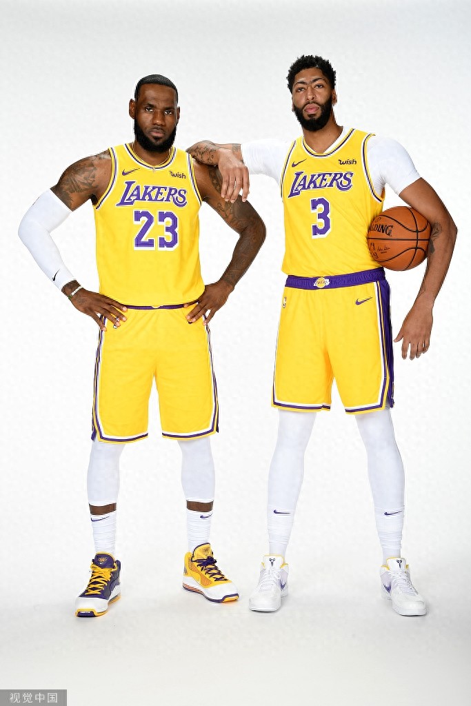 詹姆斯湖人时期精彩壁纸