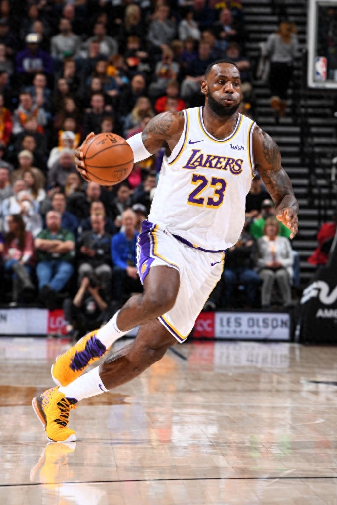 詹姆斯湖人时期精彩壁纸