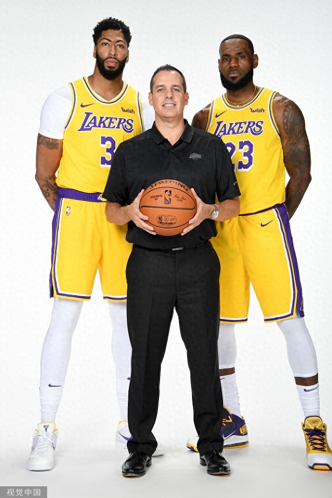 詹姆斯湖人时期精彩壁纸