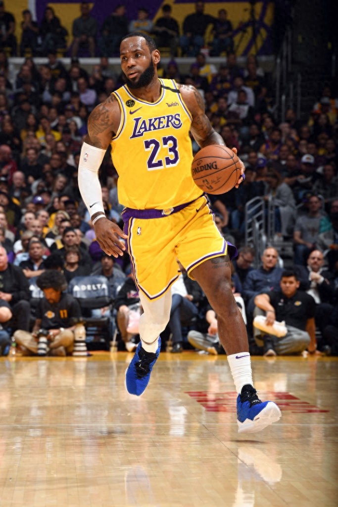 詹姆斯湖人时期精彩壁纸