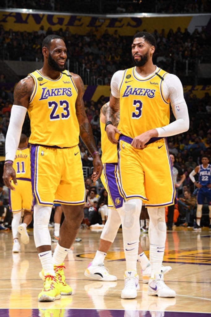 詹姆斯湖人时期精彩壁纸