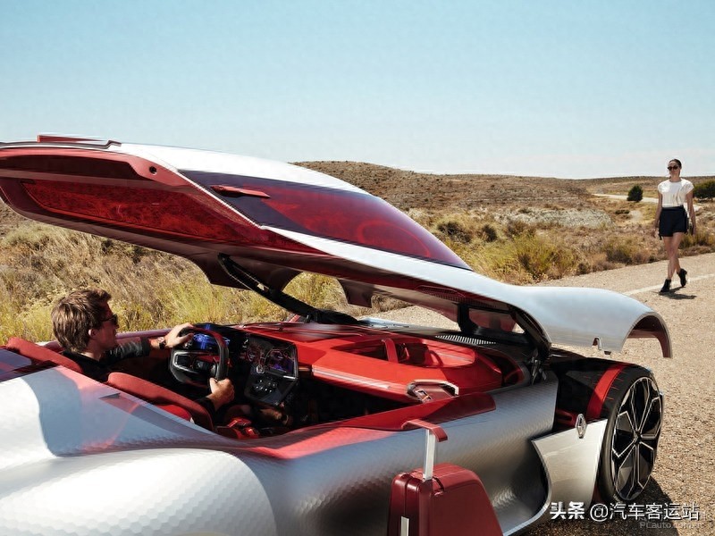 上车就掀天灵盖！什么剪刀门都弱爆了！这款雷诺跑车科技感十足！