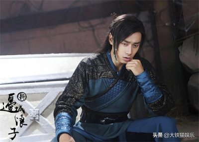 ​演长剧在人堆里不起眼，改演短剧混成顶流，这6位男神赛道换对了