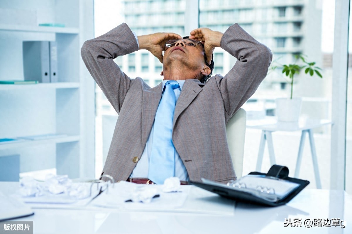 东风吹破少年梦从此再无赤子心梦财富思金钱致此别无他念一心向钱