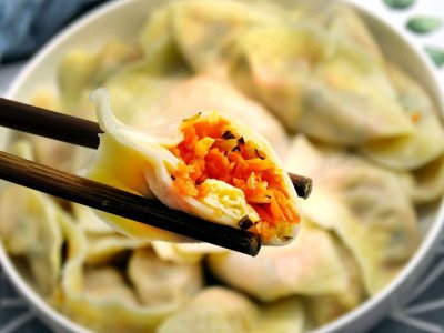 ​立春吃羊肉胡萝卜馅饺子，学会调馅诀窍，饺子不仅膻还鲜嫩多汁