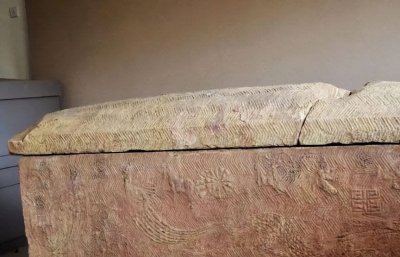 ​广西发现一座明朝七星古墓，出土一稀世文物，专家惊呼穿越了？