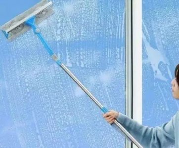 不管玻璃有多脏,试试这个小窍门,玻璃干净透亮不留灰