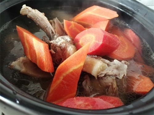 煲老鸭汤，撑握这2个步骤，完全没有腥味，清甜爽口，太好喝了