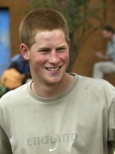 哈里:全球“最叛逆的王子”,离家出走爆家族黑料,砸场父亲婚礼