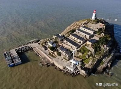 ​江苏夫妻孤岛坚守 32 年，没水没电年薪仅 5000，深夜靠喝酒壮胆