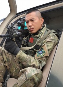 ​谷智鑫：35岁拍戏坠马瘫痪，怀孕女友照顾他8年，如今过得如何了