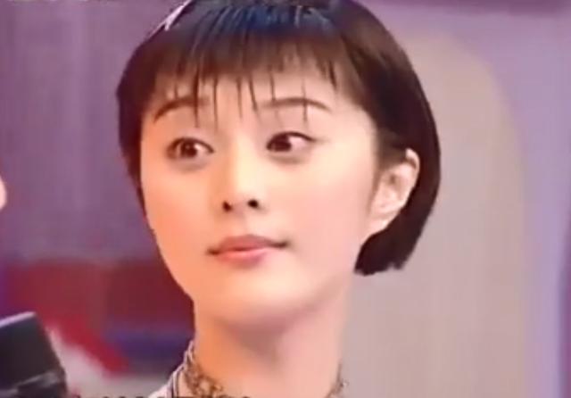 赵薇黄晓明吴京（明星首上快本青涩照）(9)