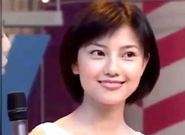 赵薇黄晓明吴京（明星首上快本青涩照）(3)