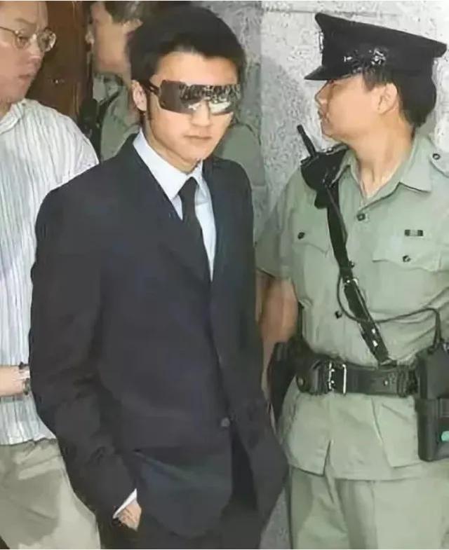 谢霆锋与王菲感情史（谢霆锋的熟女情史）(13)