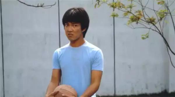 周星驰少林足球深度解析（一部34年前的港片）(9)