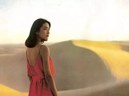 林青霞真是优雅到骨子里（林青霞近照依旧优雅高贵）