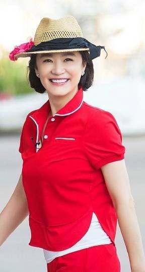 林青霞真是优雅到骨子里（林青霞近照依旧优雅高贵）