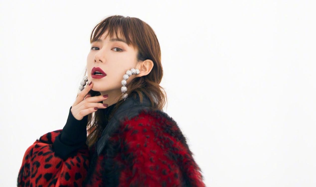 明星的口红为什么不掉色(为什么有的人涂口红不掉色)  第3张