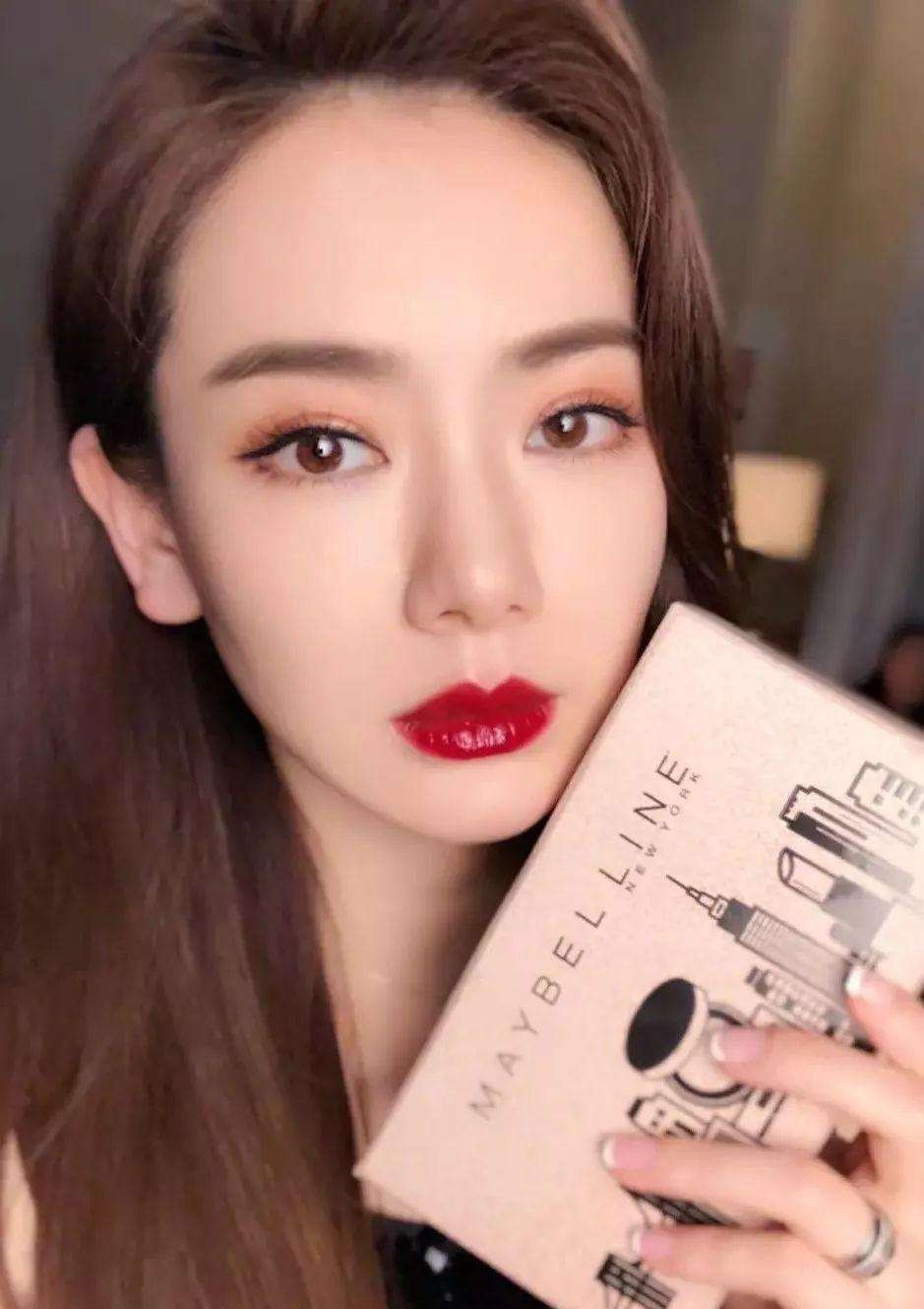 明星的口红为什么不掉色(为什么有的人涂口红不掉色)  第2张