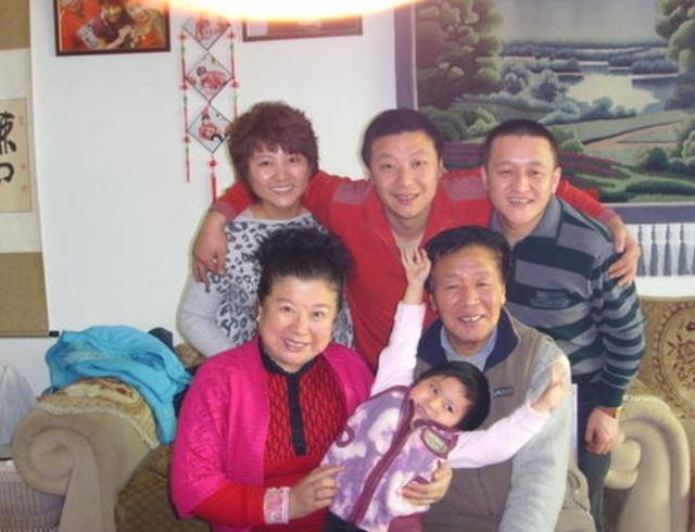 李静的老公是谁（演员李静丈夫患病后不离不弃）