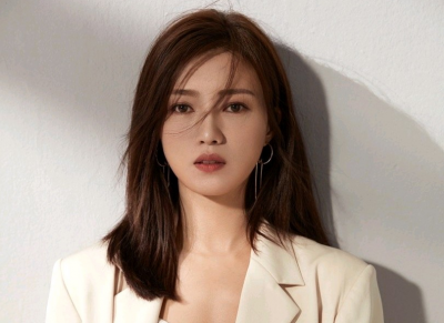 ​傅晶个人资料（章子怡同学，43岁还演大学生的傅晶，活该不温不火）