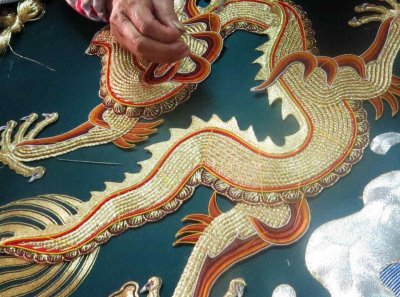 ​国内外享有盛誉，我国四大的名绣之一：潮绣