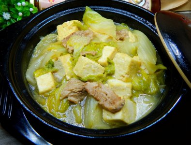 ​冷冬，就爱这砂锅白菜豆腐，掌握好炒菜的步骤，家常菜也能特美味