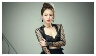 ​戚薇正面回答网友问题，贴双眼皮了吧？戚薇：老子是割的怎么了