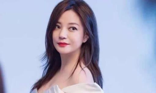 黄有龙为什么和她离婚了？看了赵薇，大家就有了答案