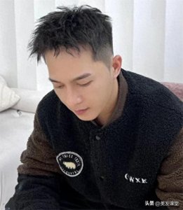 ​今年夏季一定要尝试的发型，帅气清爽的男生短发，简单自然好打理