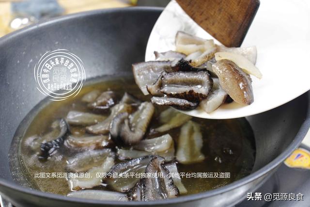 家常葱烧海参做法窍门（葱烧海参要不要焯水后红烧）(10)