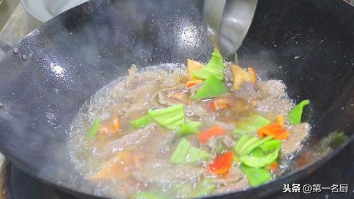 教你怎么做青椒炒牛肉（大厨教你做青椒炒牛肉好吃下饭的诀窍）(16)