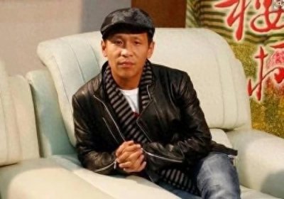 ​宋小宝18岁照片曝光，神似蔡徐坤？网友：我差点就相信了