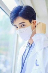 ​《你好，秦医生》：双学霸&双医生，从校园到社会，双向甜蜜奔赴