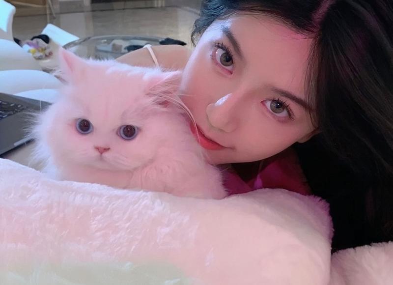 20岁少年爱上36岁女邻居(18岁少年爱上已婚女邻居)