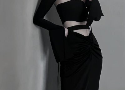 ​女人光子身子站着的照片[15条] (药店有让女人动情的药)