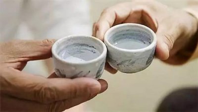 西凤老陕45度(西凤老陕45度价格是不是粮食酒)