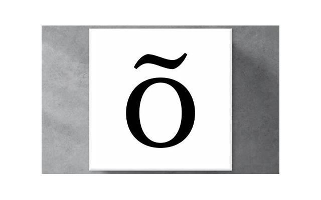 将头发撩到耳后