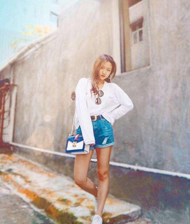 《中国好声音》两转的，网路红歌原创歌手——陈咏彤